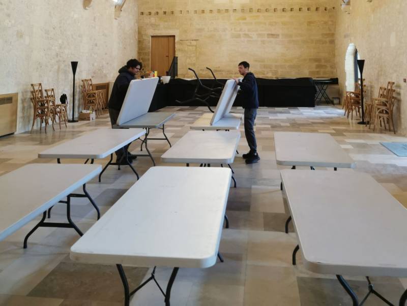 Déménagement d'une salle de conférence avant les travaux pour un centre de formation 